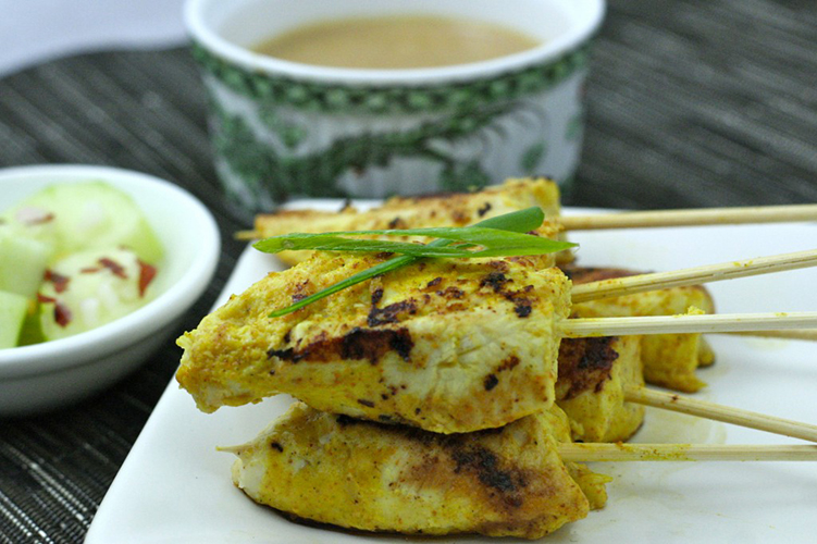 chicken-satay-with-spicy-peanut-sauce