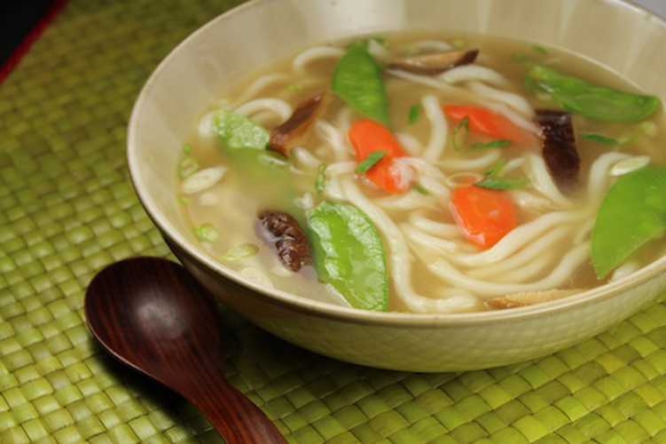 Quick Udon Noodle Soup - KatieChin